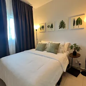 https://high-flyer-klia-at-alanis-residence-kota-warisan.kualalumpurs-hotels.com